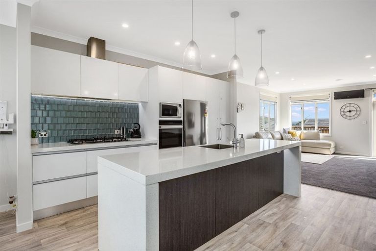 Photo of property in 6 Herewini Street, Titahi Bay, Porirua, 5022