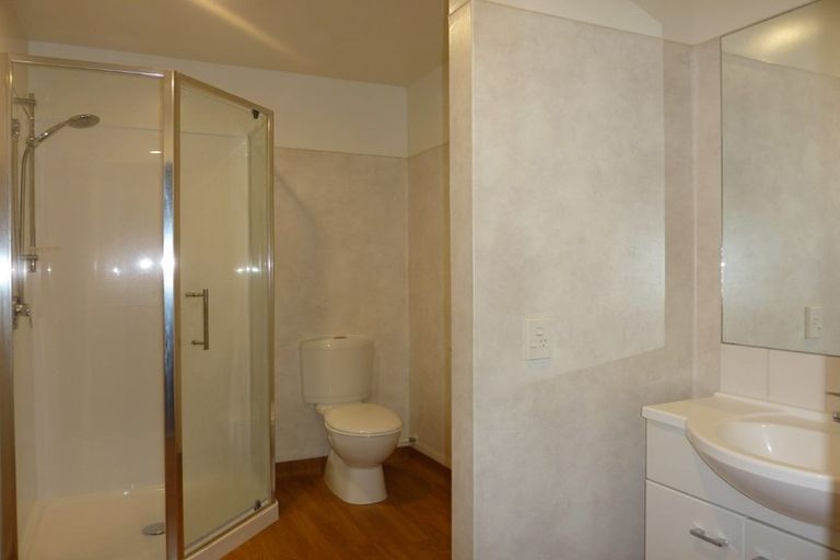 Photo of property in 17a Athol Terrace, Upper Riccarton, Christchurch, 8041