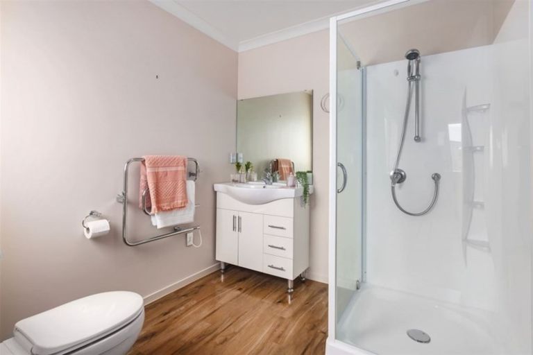 Photo of property in 4 Tongariro Drive, Aotea, Porirua, 5024