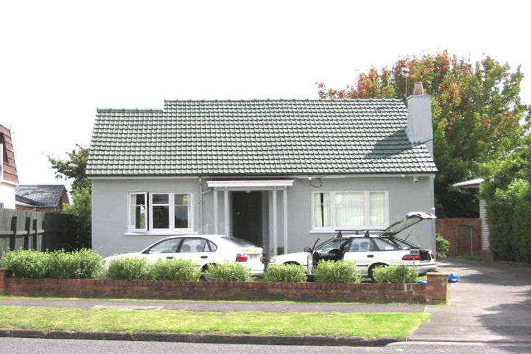 Photo of property in 1/121 Titirangi Road, New Lynn, Auckland, 0600