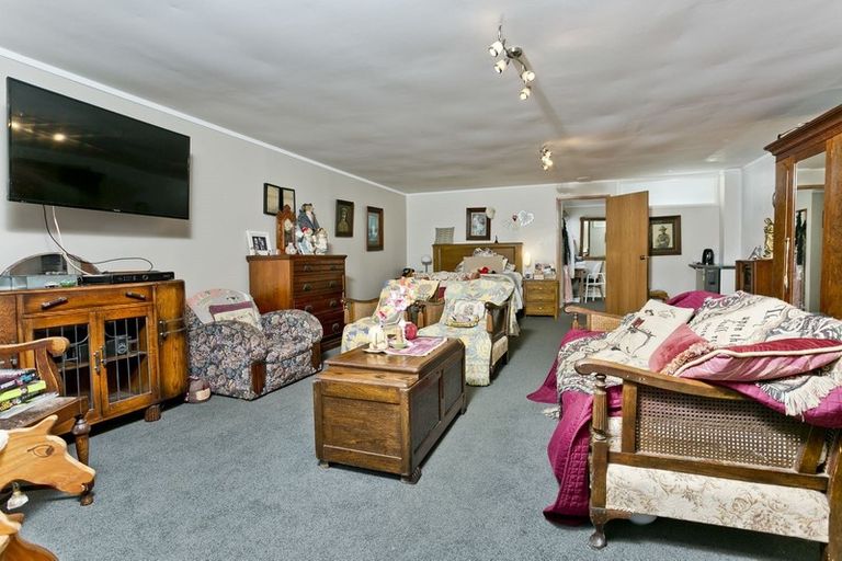 Photo of property in 33 Verran Road, Birkenhead, Auckland, 0626