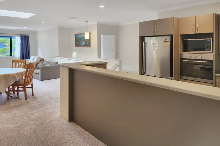 Photo of property in 40 Futuna Close, Karori, Wellington, 6012