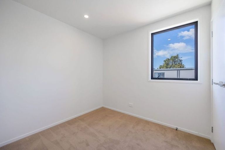 Photo of property in 21 Clay Works Lane, New Lynn, 0600
