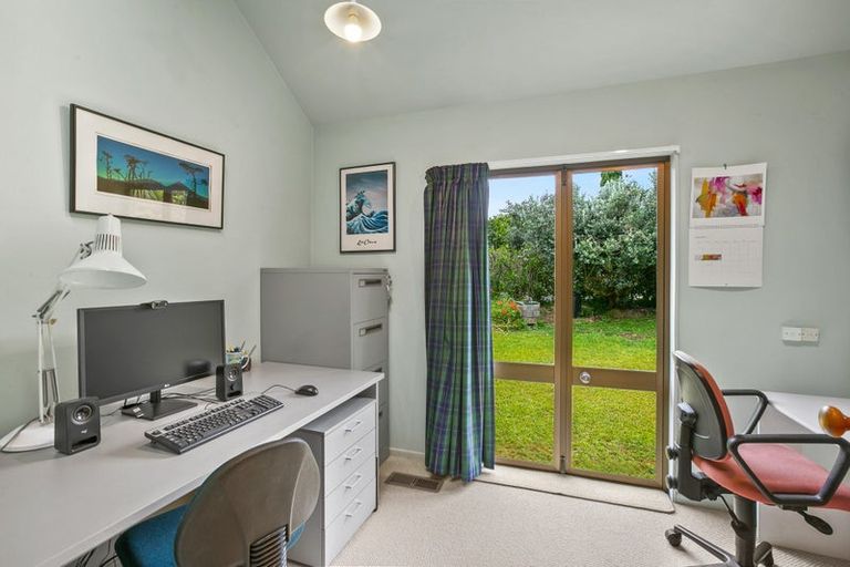 Photo of property in 184c Seaview Road, Westown, New Plymouth, 4310