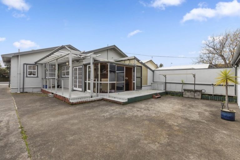 Photo of property in 28 Cudby Street, Woburn, Lower Hutt, 5011