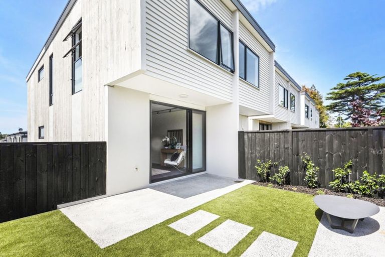 Photo of property in 1/4165 Great North Road, Glen Eden, Auckland, 0602