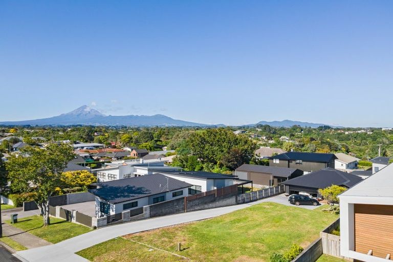 Photo of property in 28 Lismore Street, Strandon, New Plymouth, 4312