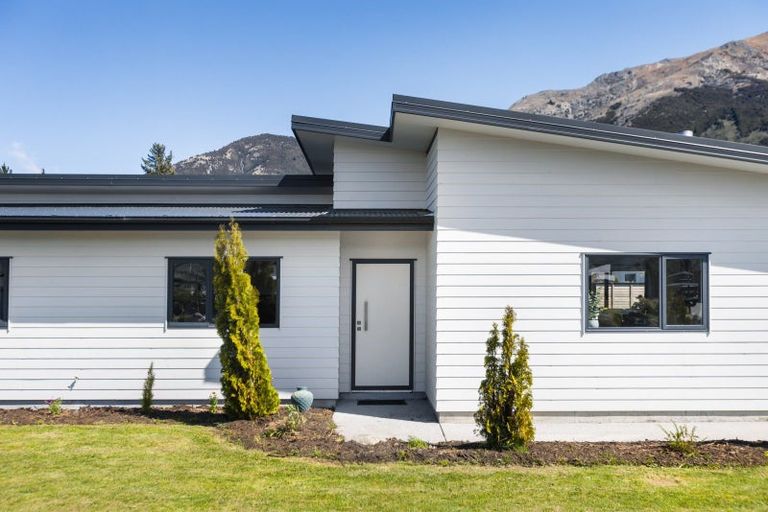 Photo of property in 6 Little Maude Drive, Lake Hawea, Wanaka, 9382