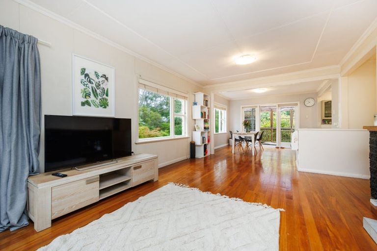 Photo of property in 140 Aokautere Drive, Fitzherbert, Palmerston North, 4410