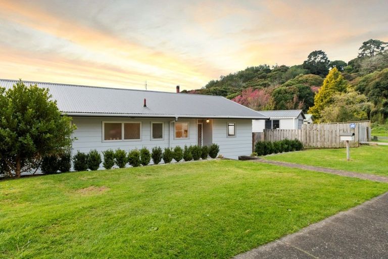 Photo of property in 28 Dingadee Street, Welcome Bay, Tauranga, 3112