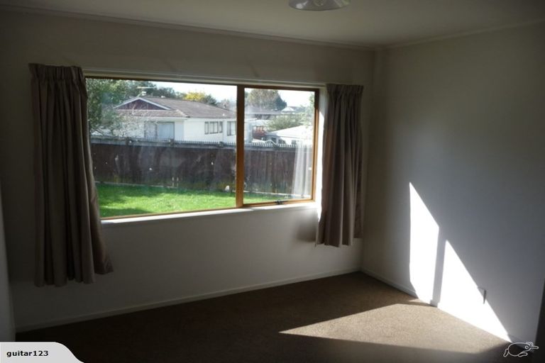 Photo of property in 1/12 Goldnib Place, Randwick Park, Auckland, 2105