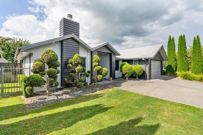 Photo of property in 27 Norfolk Drive, Cambridge, 3434