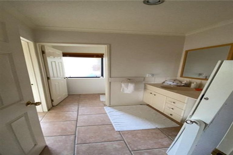 Photo of property in 94 Landing Drive, Albany, Auckland, 0632