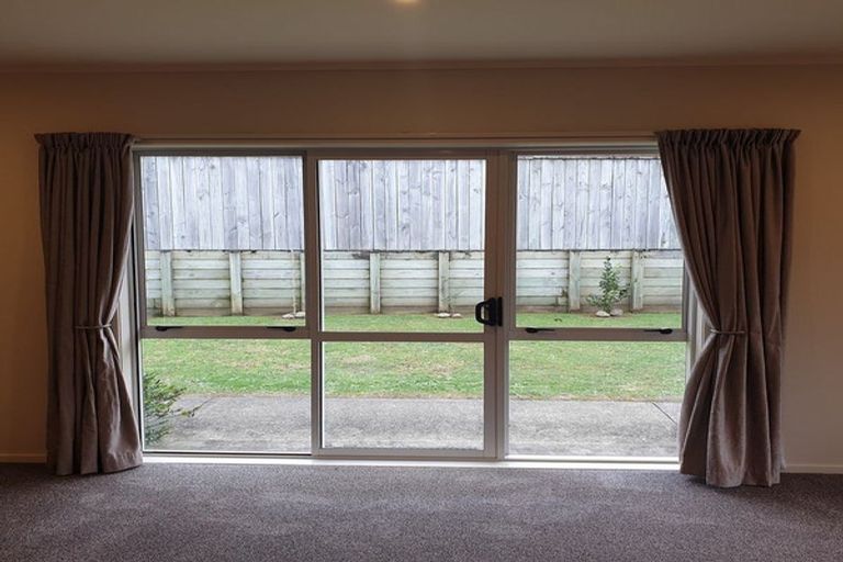 Photo of property in 19a Betty Watt Grove, Riverstone Terraces, Upper Hutt, 5018