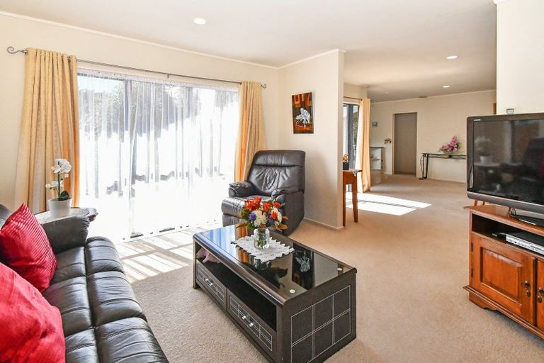 Photo of property in 27 Cottesmore Place, Huntington Park, Auckland, 2013