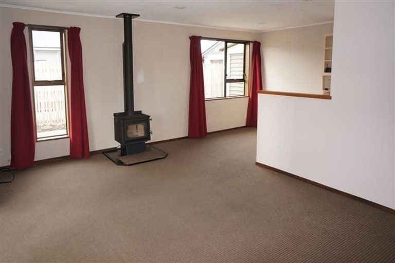 Photo of property in 13 Watson Place, Rangiora, 7400