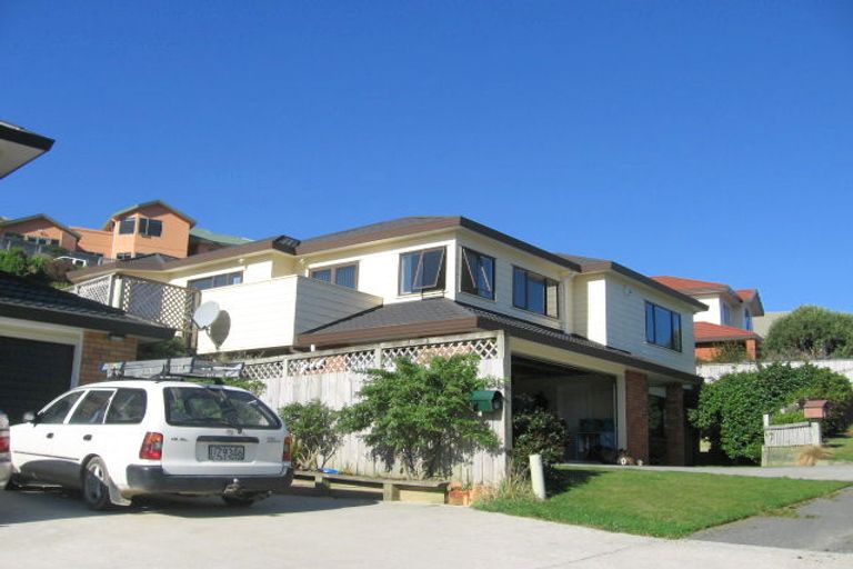 Photo of property in 119 Woodman Drive, Tawa, Wellington, 5028