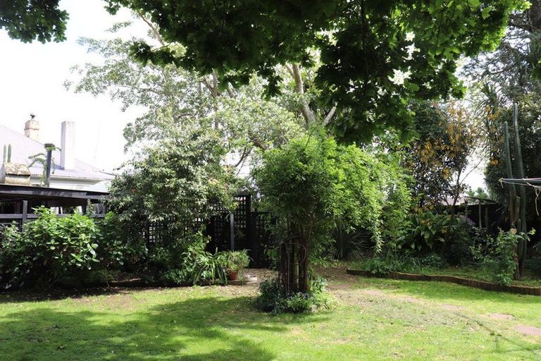 Photo of property in 86 Hakanoa Street, Huntly, 3700