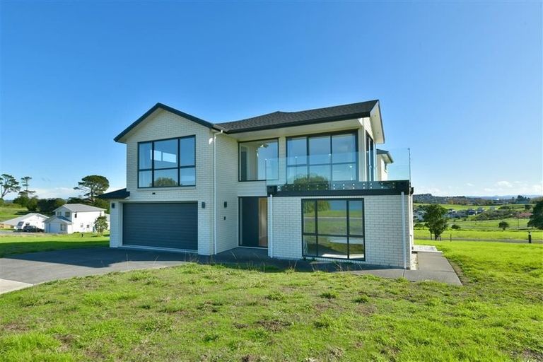 Photo of property in 347 Pinecrest Drive, Gulf Harbour, Whangaparaoa, 0930