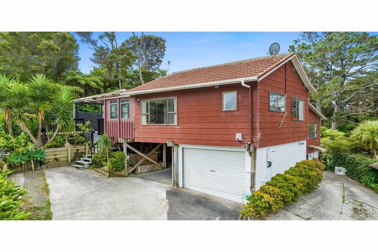 Photo of property in 1/33 Sapphire Place, Bayview, Auckland, 0629