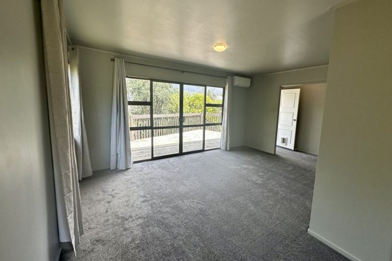 Photo of property in 25 Midgley Road, West Harbour, Auckland, 0618