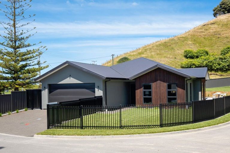 Photo of property in 63 Oak Road, Poraiti, Napier, 4112