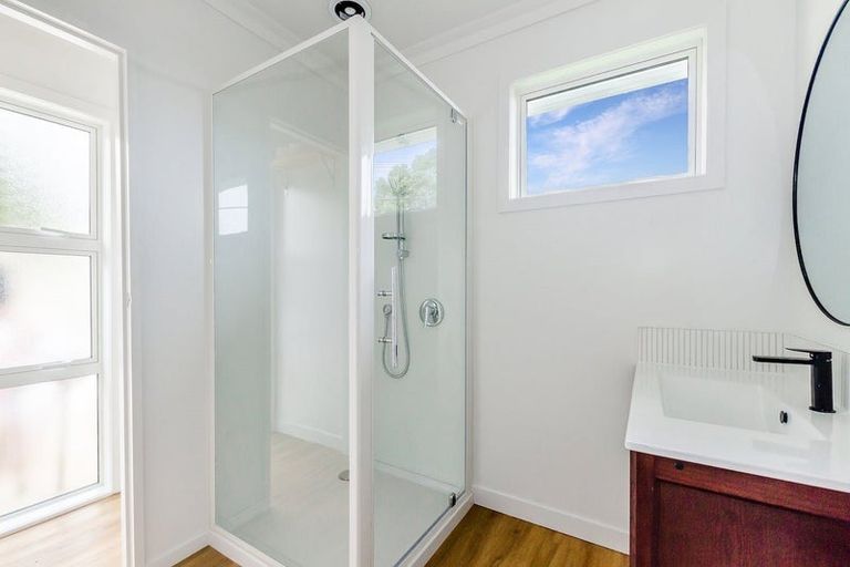 Photo of property in 21 Ruru Street, Waikanae, 5036