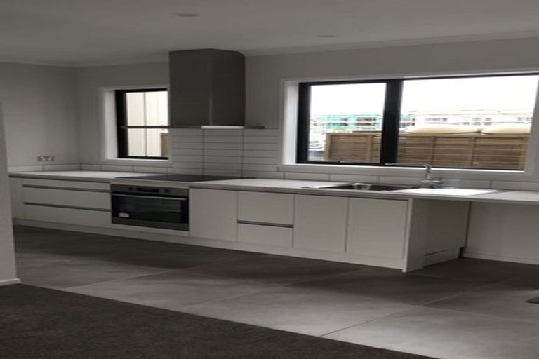 Photo of property in 81a Hobsonville Point Road, Hobsonville, Auckland, 0616