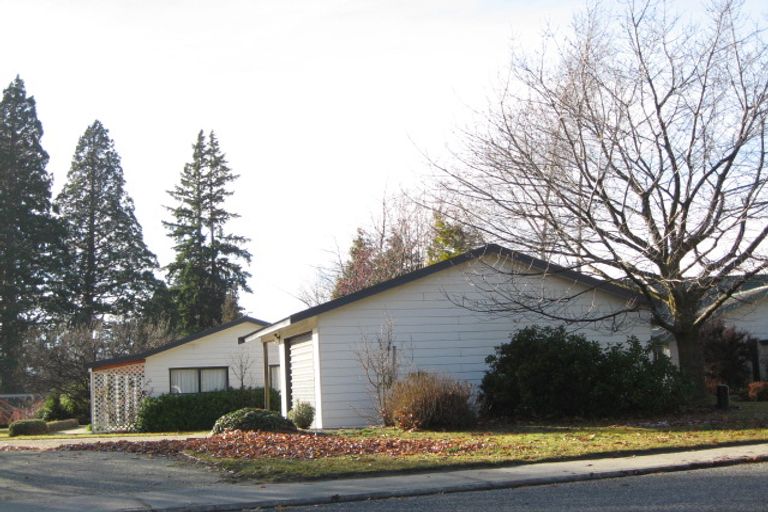 Photo of property in 6 Sargood Drive, Wanaka, 9305