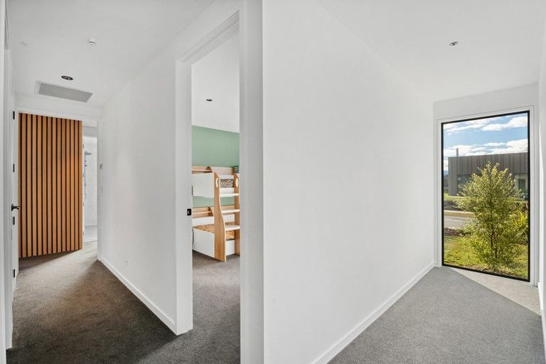 Photo of property in 8 Pounamu Avenue, Albert Town, Wanaka, 9305