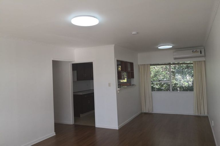 Photo of property in 1/454 East Coast Road, Windsor Park, Auckland, 0630