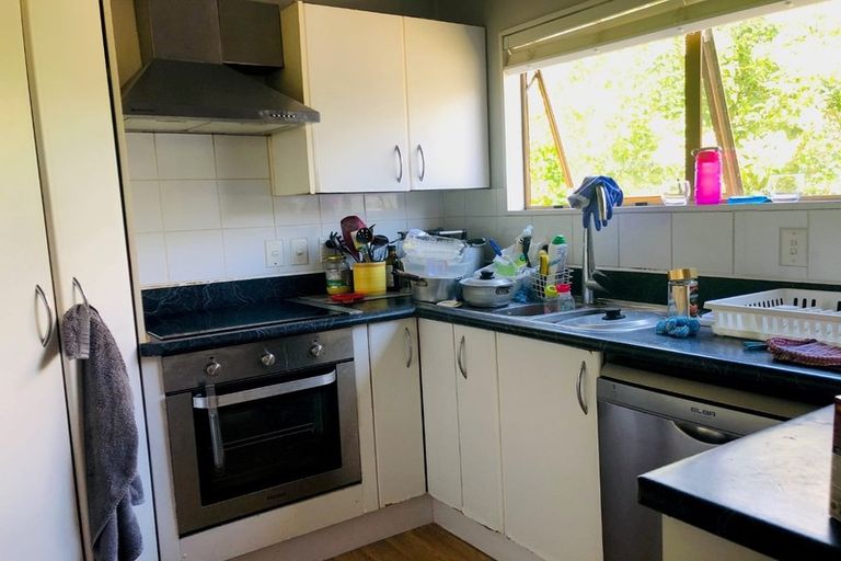 Photo of property in 2/68 Cockayne Crescent, Sunnynook, Auckland, 0620