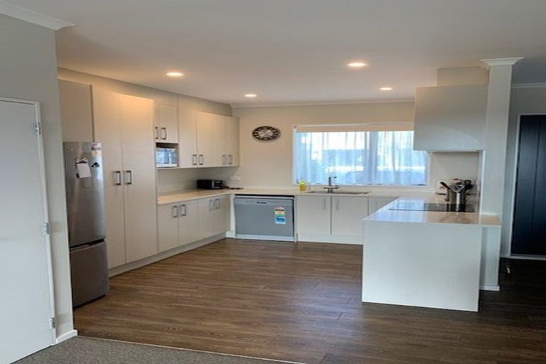 Photo of property in 27 Komanawa Lane, Mount Wellington, Auckland, 1062