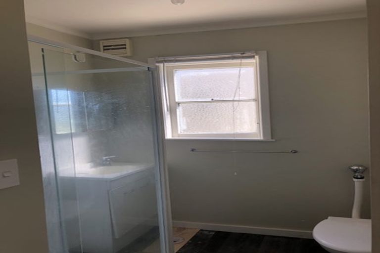 Photo of property in 11 Lancaster Street, Karori, Wellington, 6012