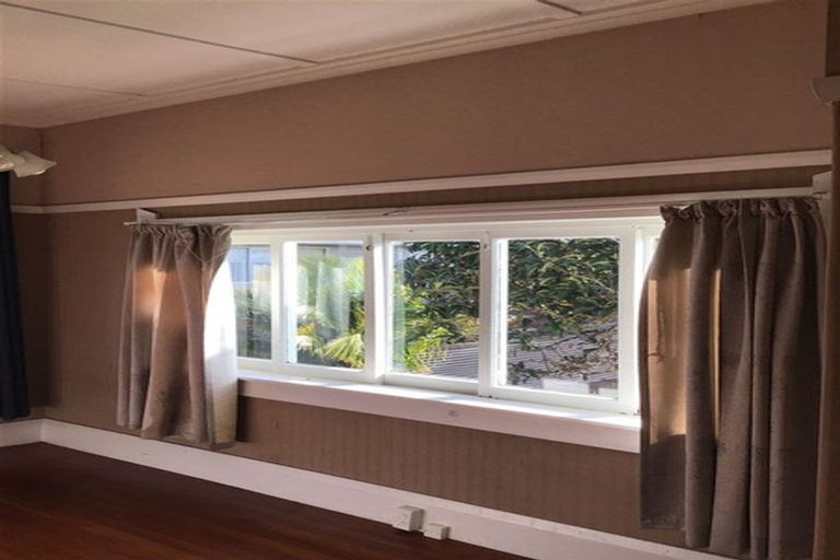 Photo of property in 1/3185 Great North Road, New Lynn, Auckland, 0600