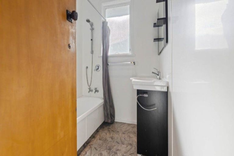 Photo of property in 15 Te Rangitautahanga Road, Turangi, 3334