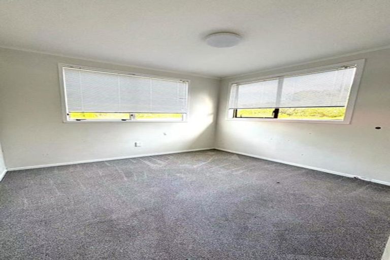 Photo of property in 104 Kemp Road, Massey, Auckland, 0614