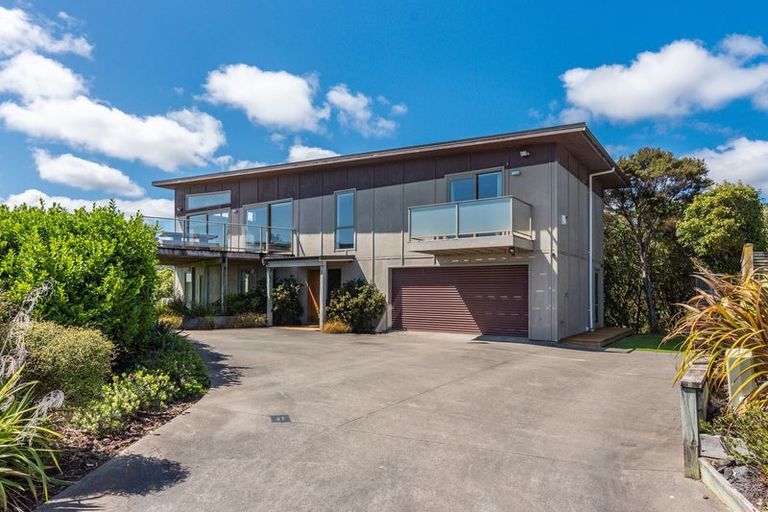 Photo of property in 6 Ocean Vista Lane, Paraparaumu, 5032