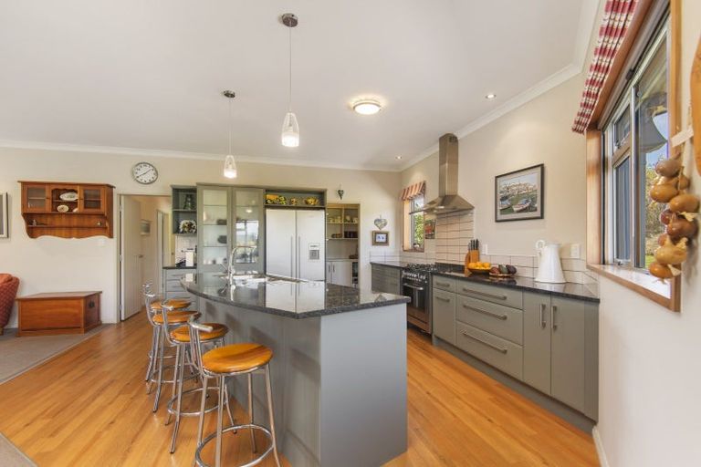 Photo of property in 9 Orakei Road, Kelvin Grove, Palmerston North, 4470