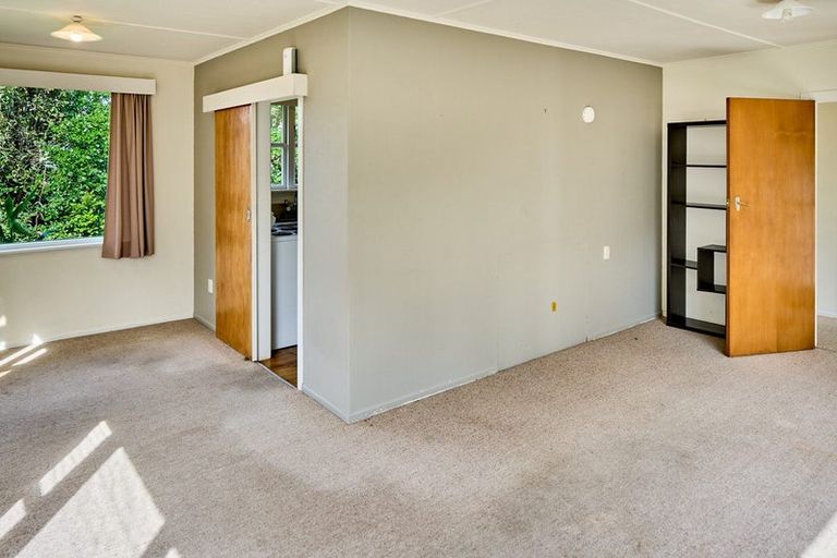 Photo of property in 5a Whitehouse Road, Titahi Bay, Porirua, 5022