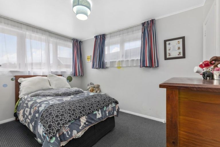 Photo of property in 1/15 Lane Street, Wallaceville, Upper Hutt, 5018