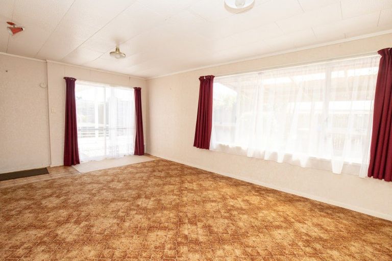 Photo of property in 11 Mcclean Place, Ngatea, 3503