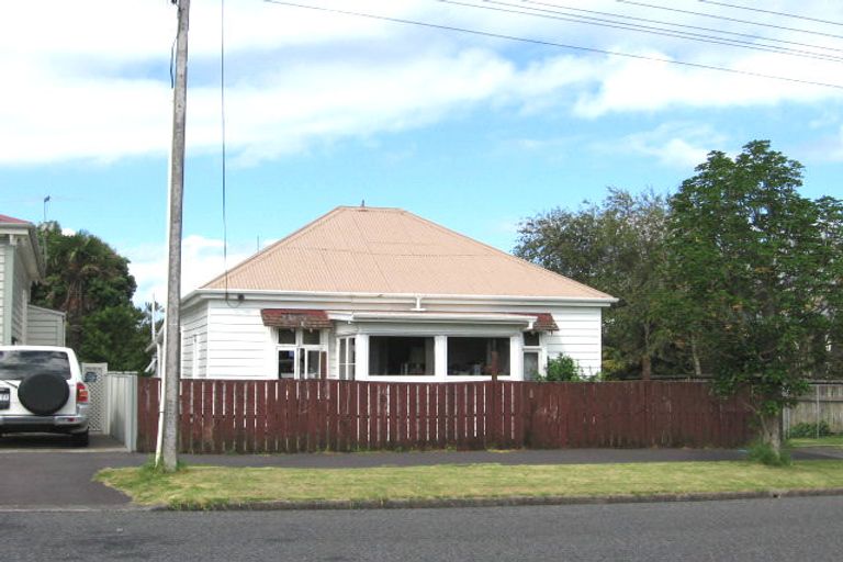 Photo of property in 110 Victoria Road, Devonport, Auckland, 0624