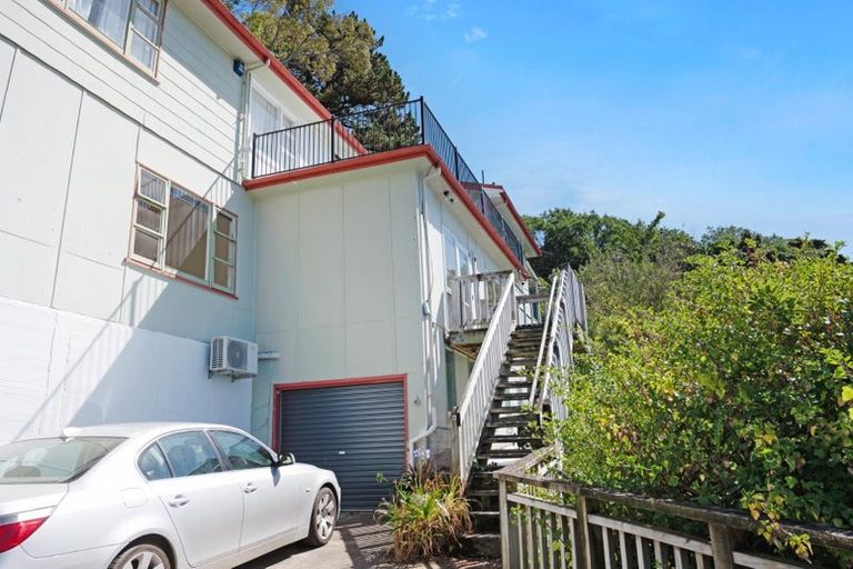 Photo of property in 32 Newport Terrace, Seatoun, Wellington, 6022