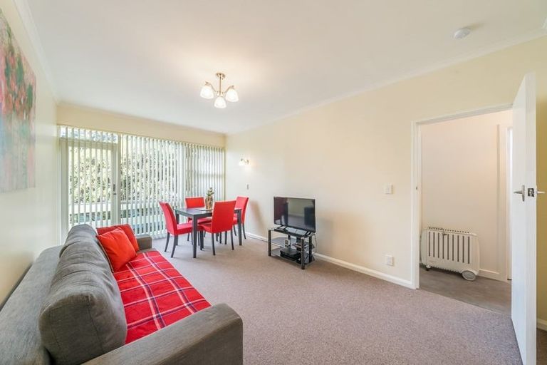 Photo of property in 2/110 Muritai Road, Eastbourne, Lower Hutt, 5013