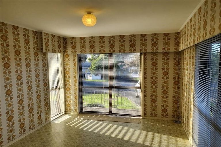 Photo of property in 1 Ti Nana Crescent, Henderson, Auckland, 0610