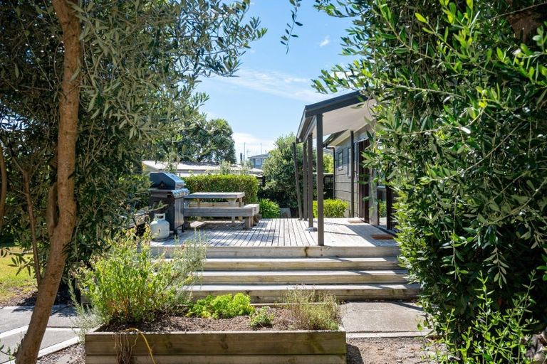 Photo of property in 9 Redwood Place, Te Awanga, 4102