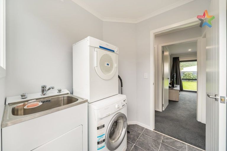 Photo of property in 1128a High Street, Taita, Lower Hutt, 5011