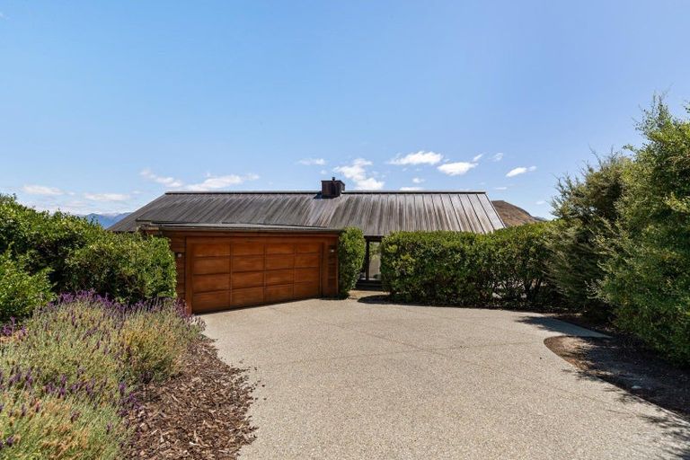Photo of property in 16 Ellesmere Avenue, Jacks Point, Queenstown, 9371