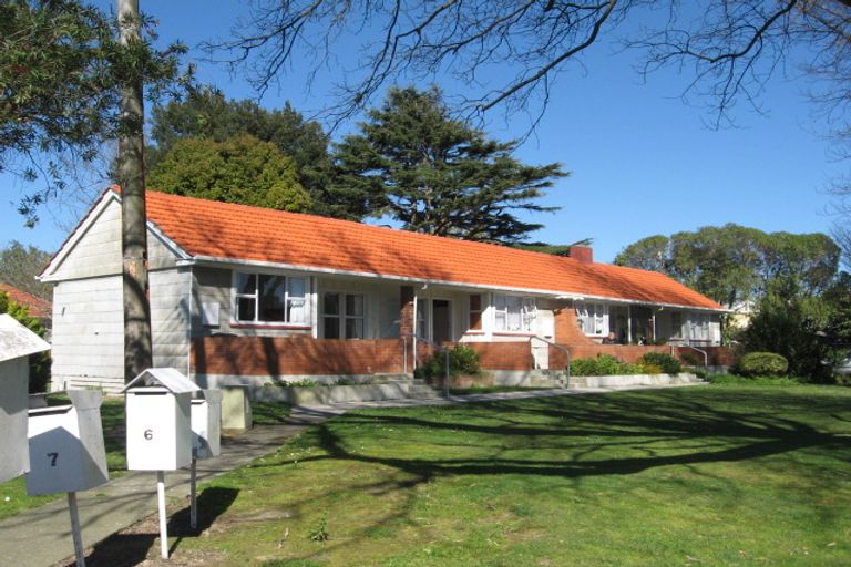 Photo of property in 5-8 Stonehaven Crescent, West End, Palmerston North, 4412